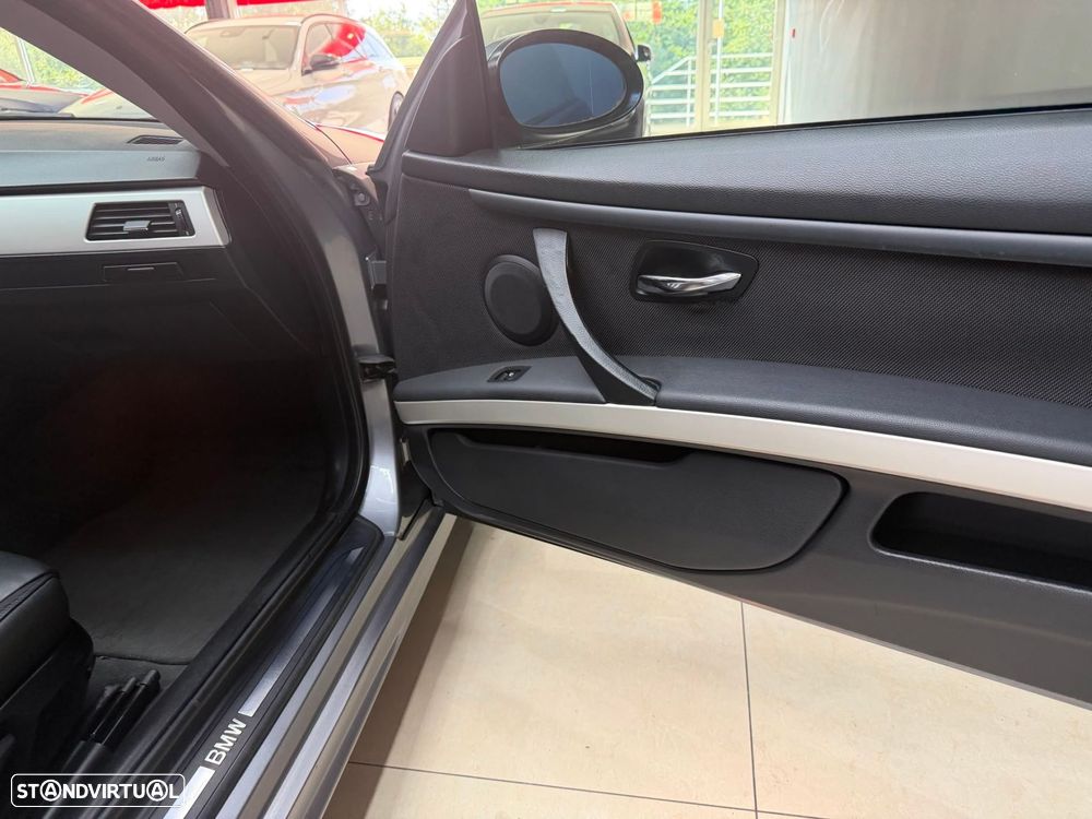 BMW 320 d Coupe - 14