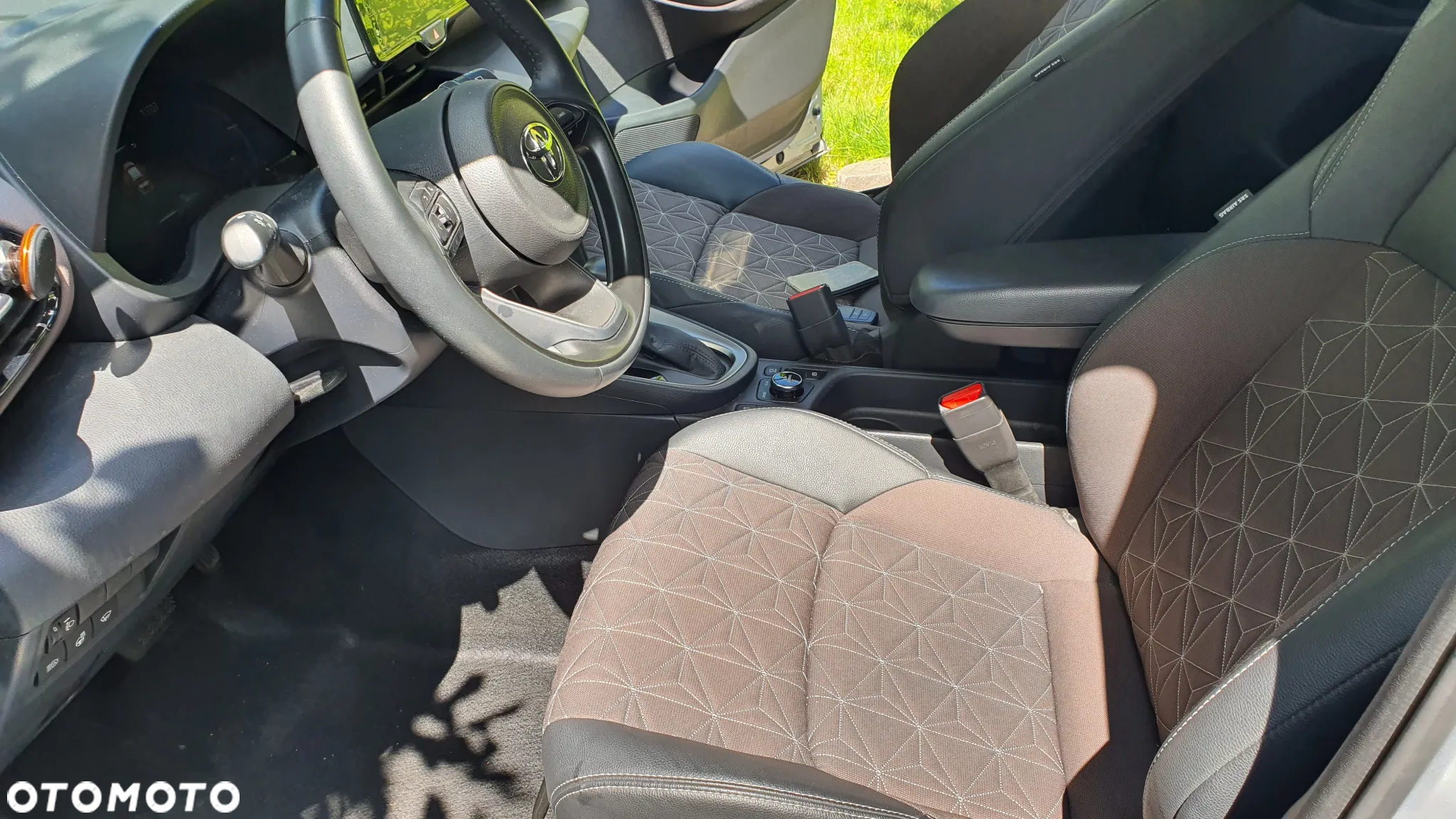Toyota Yaris Hybrid 1.5 Executive - 13