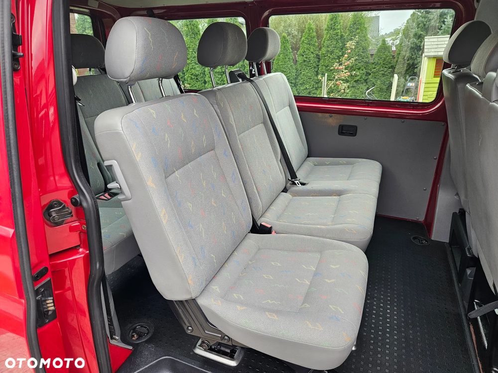 Volkswagen Transporter T5 Doka Kurz Trendline - 12