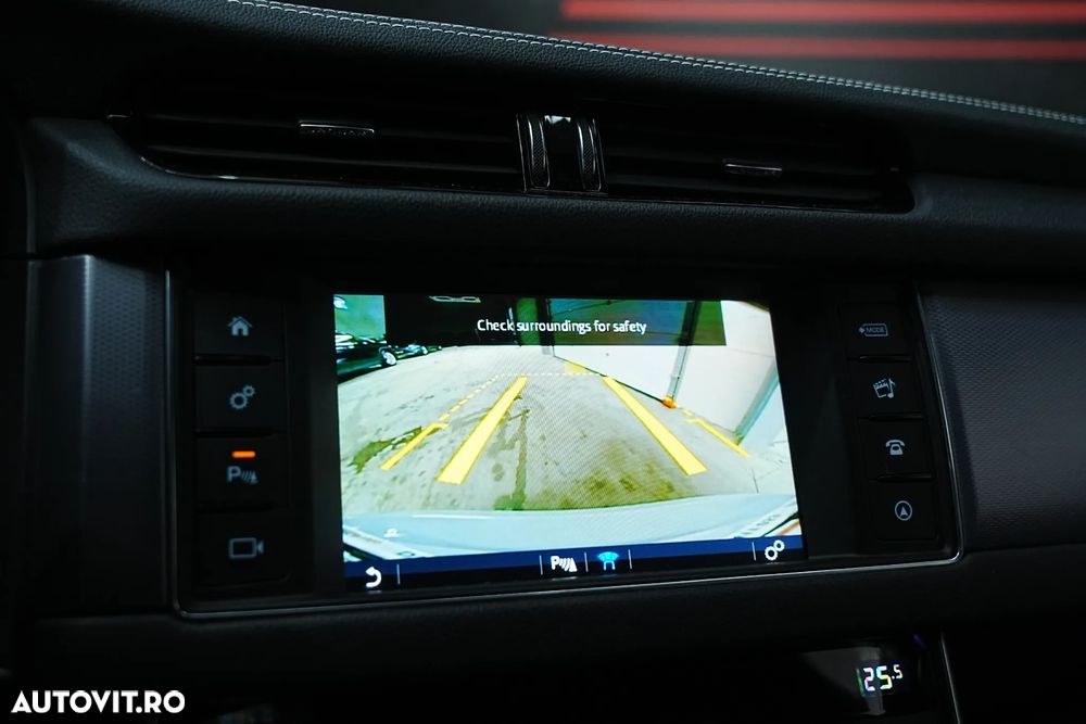 Jaguar XF 20d RWD E-Performance R-Sport - 34