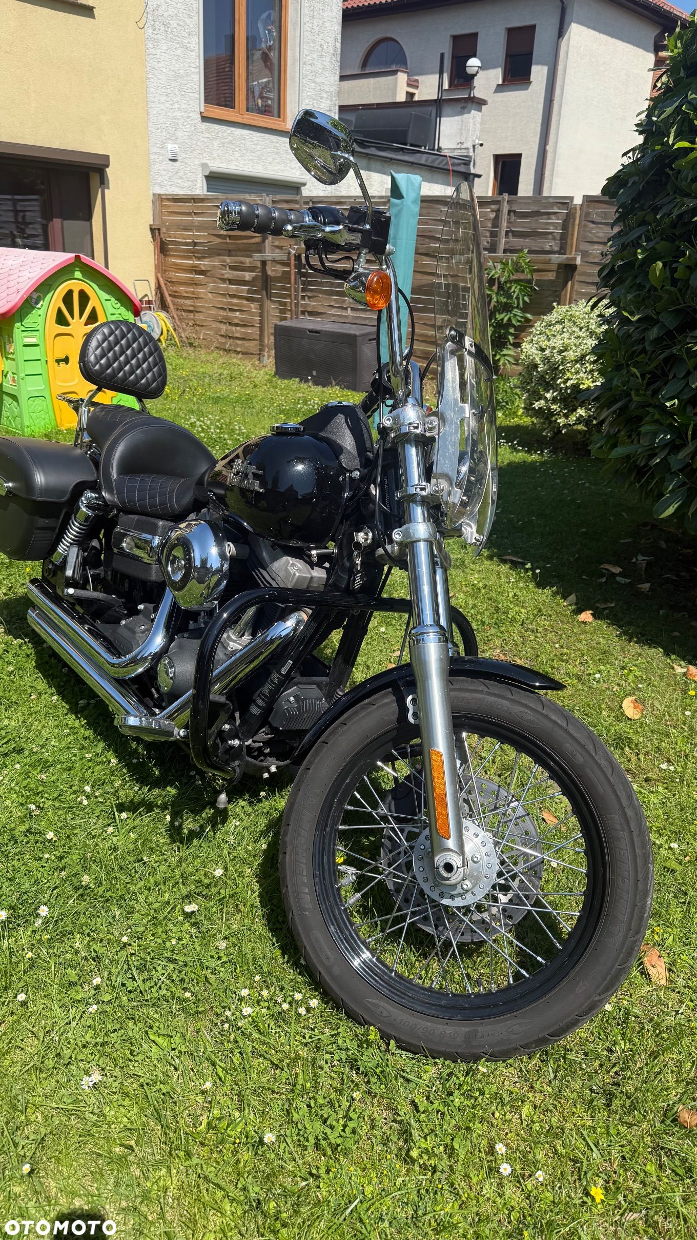 Harley-Davidson Dyna Street Bob - 1