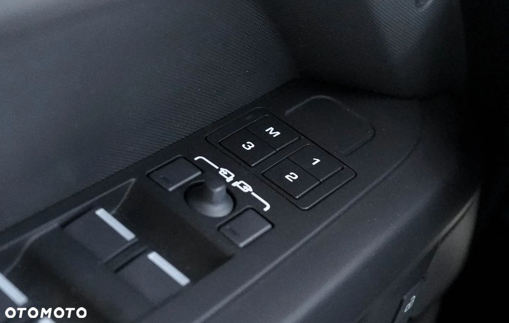 Land Rover Defender 3.0 D350 mHEV X-Dynamic HSE - 13