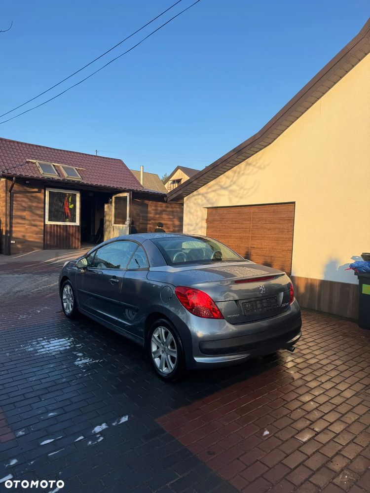 Peugeot 207 CC - 13