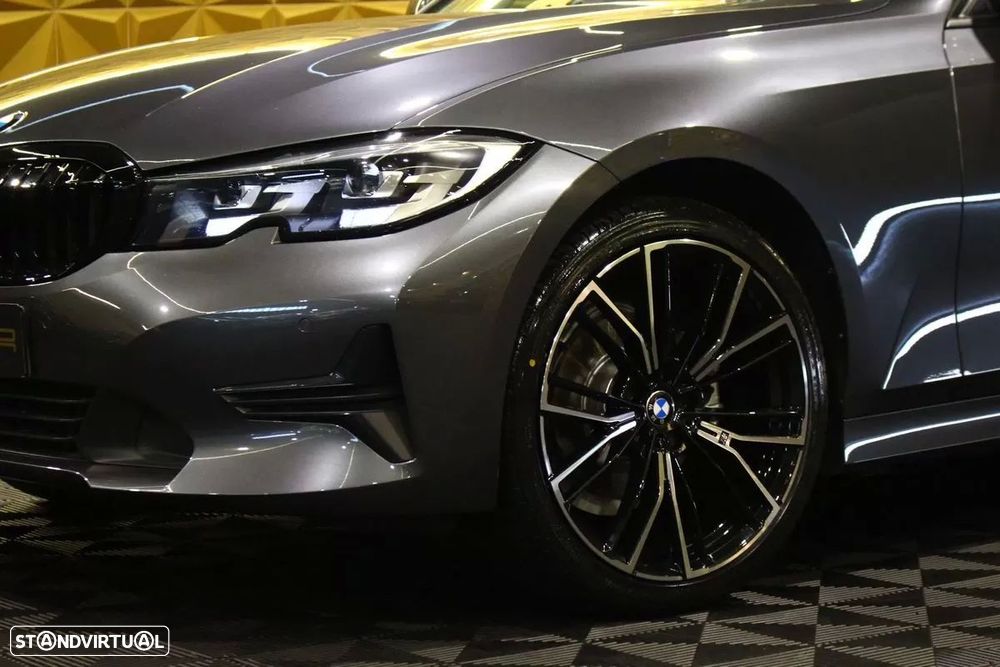 BMW 318 d Line Luxury Auto - 3