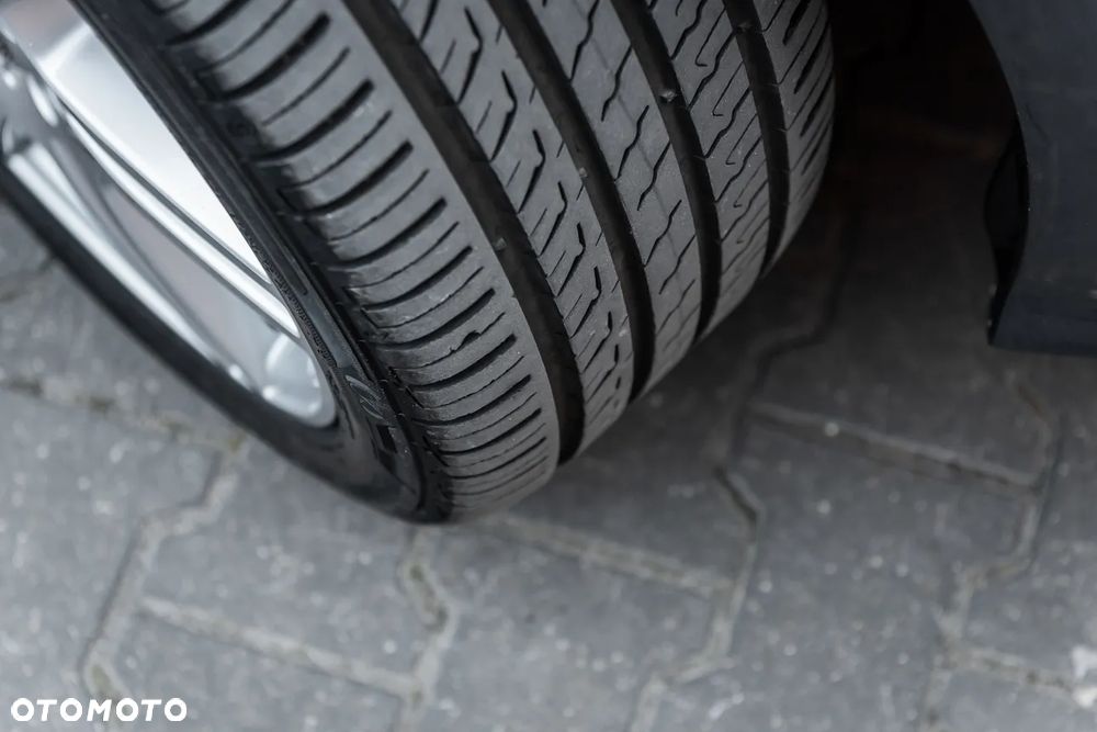 Mercedes-Benz Klasa E 350 BlueTEC 4-Matic Classic - 35