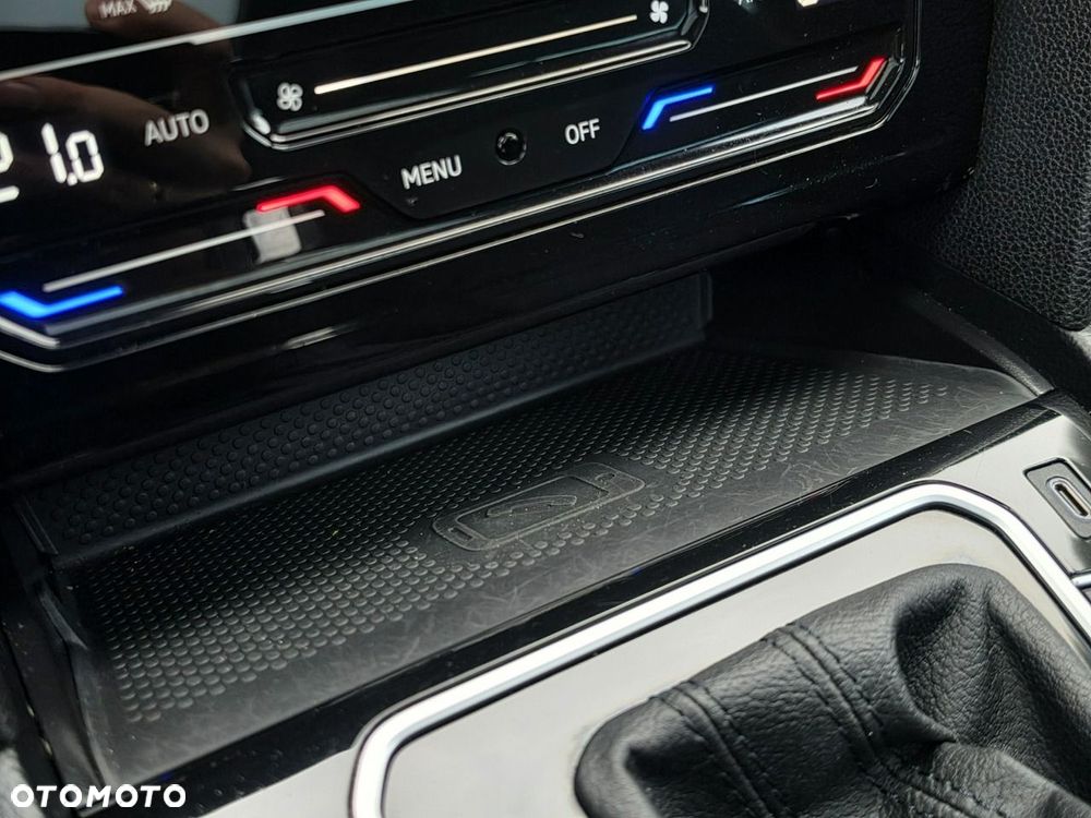 Volkswagen Passat - 18