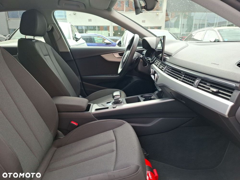 Audi A4 Limousine - 18