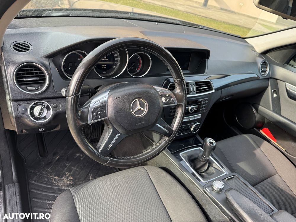Mercedes-Benz C - 9