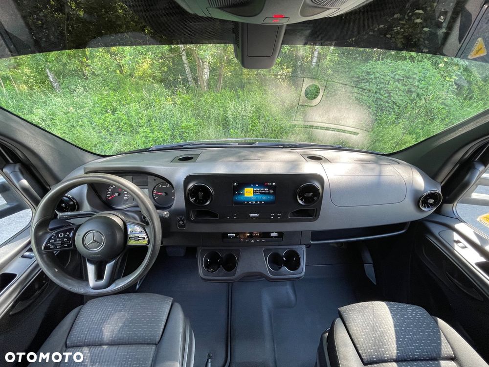 Mercedes-Benz Sprinter - 16