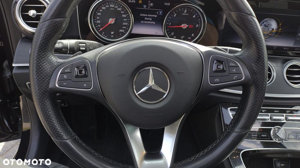 Mercedes-Benz Klasa E 220 d 4Matic 9G-TRONIC Exclusive - 17