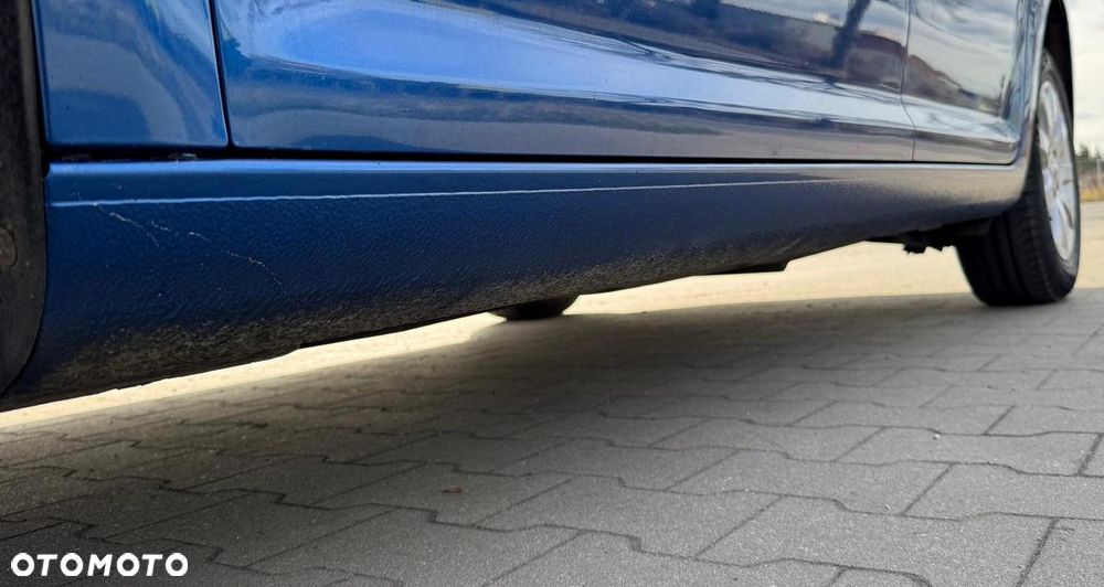 Volkswagen Touran - 32