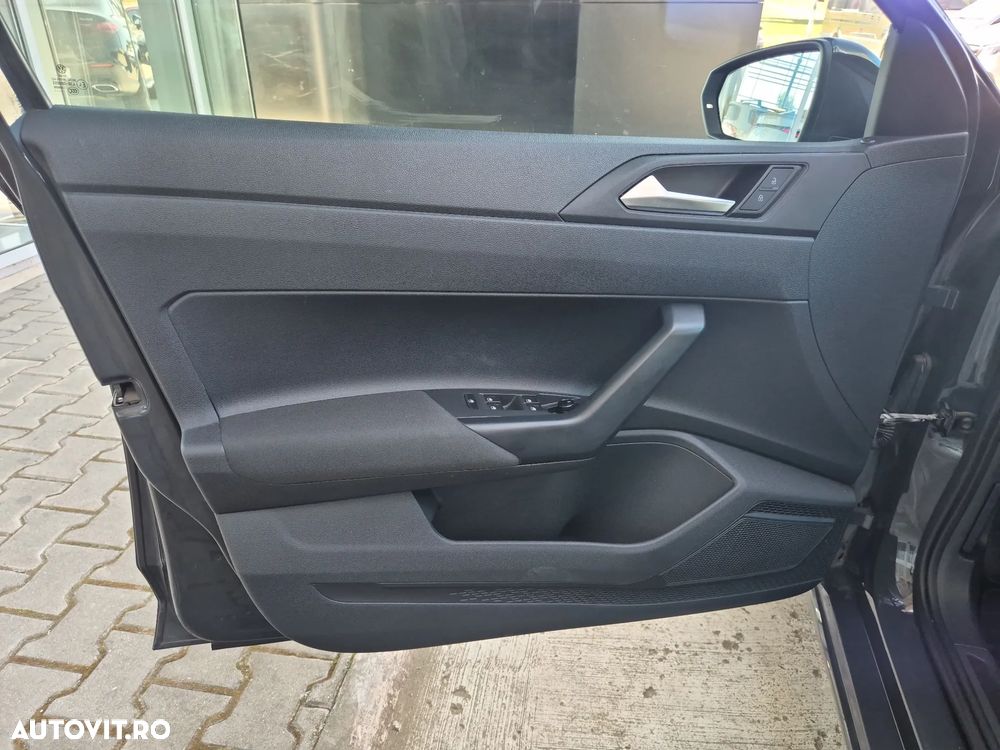 Volkswagen Polo 1.0 MPI Base - 10