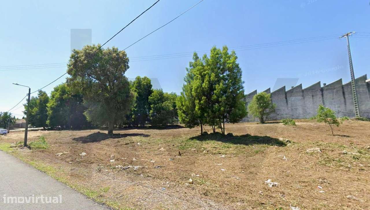 Terreno Industrial c/ 5.914 m2 para Construção de Armazém em Santa - Grande imagem: 2/5