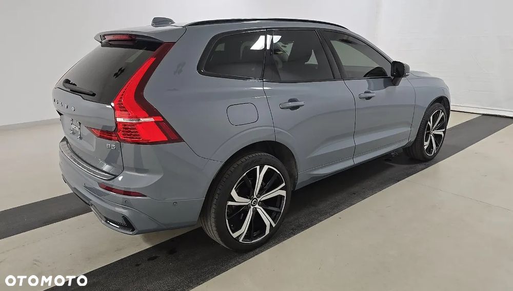 Volvo XC 60 B5 B AWD Ultimate Dark - 3