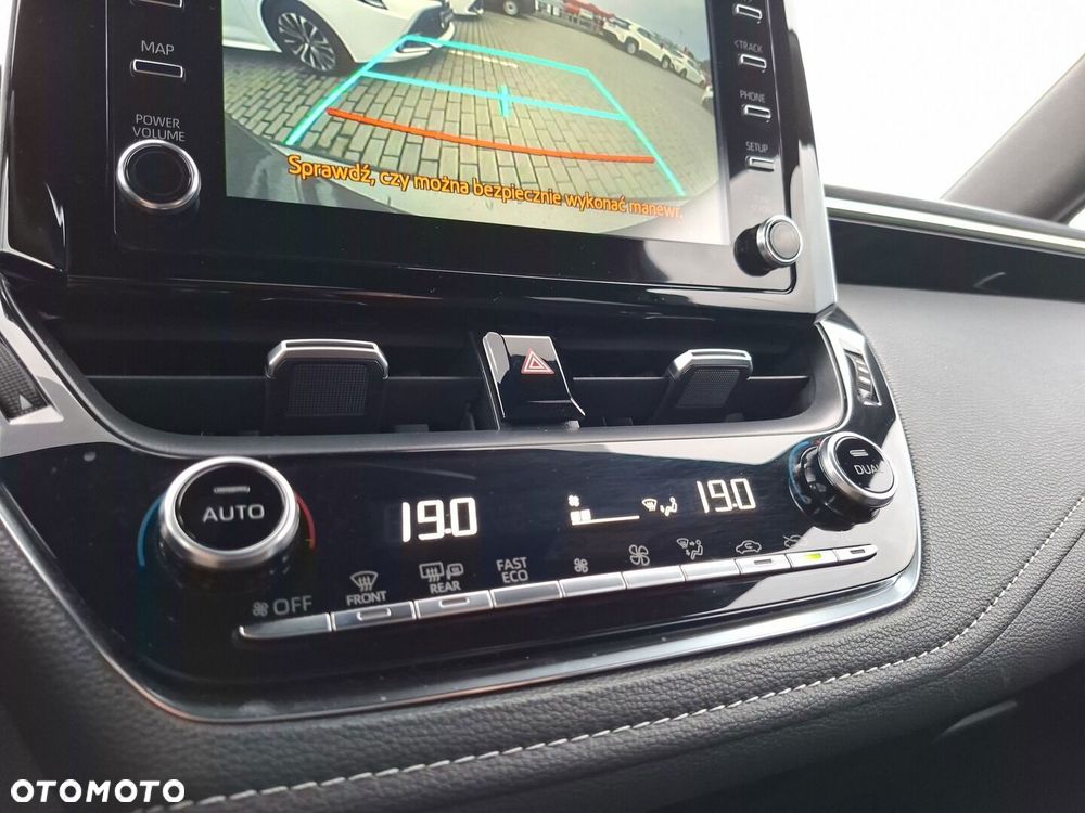Toyota Corolla 1.8 Hybrid Comfort - 27