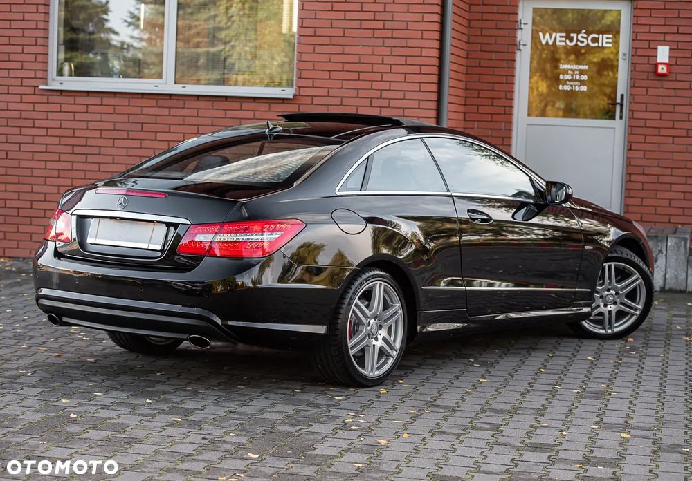 Mercedes-Benz Klasa E 350 CGI Coupe BlueEFFICIENCY 7G-TRONIC Avantgarde - 13