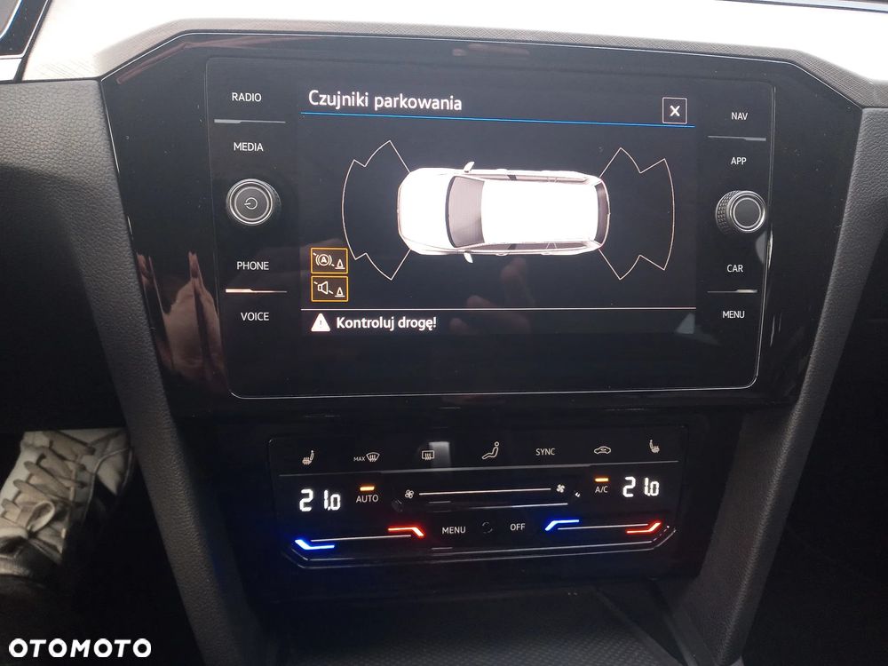 Volkswagen Passat 2.0 TSI Business DSG - 23