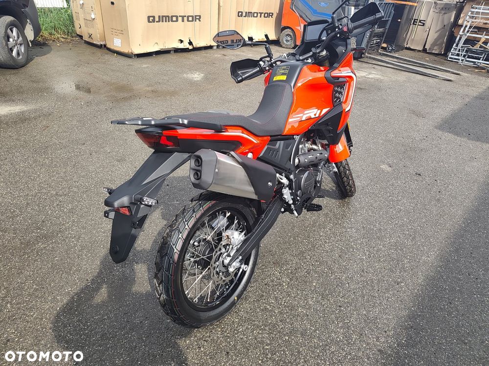 QJMOTOR SRT 300DX - 11