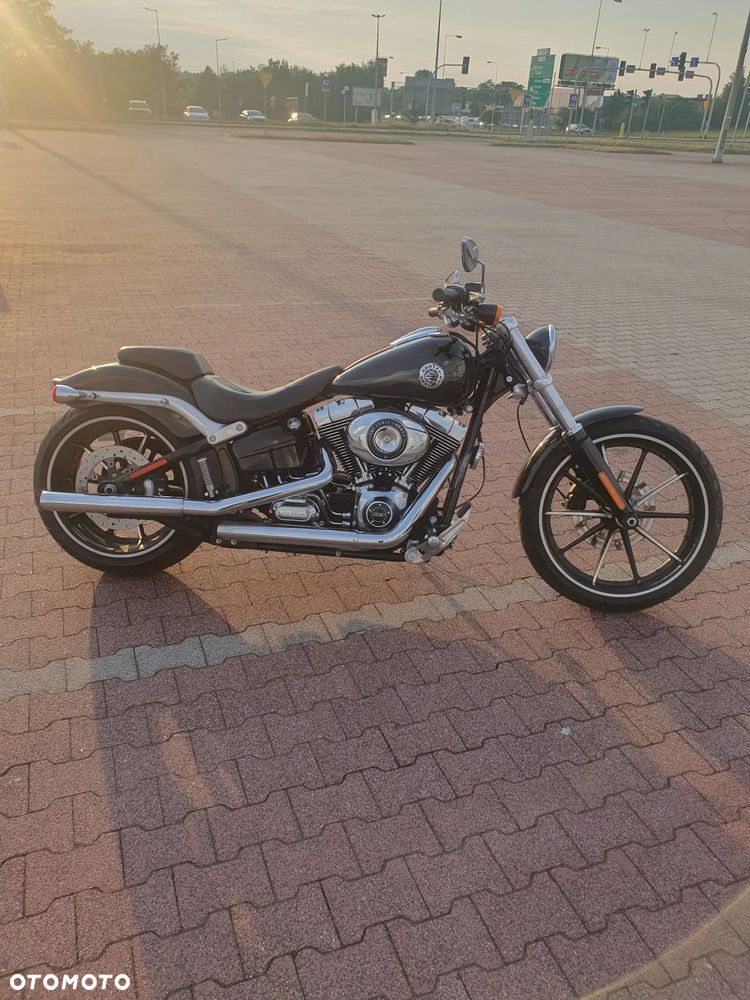 Harley-Davidson Softail Breakout - 10
