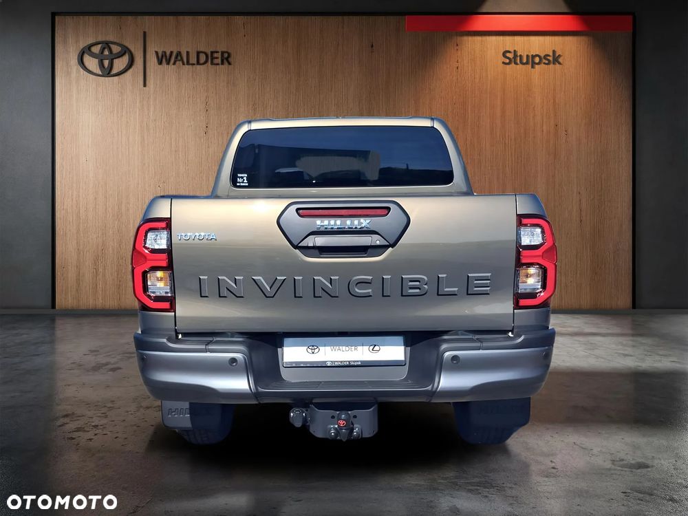 Toyota Hilux 2.8 D-4D Double Cab Invincible 4x4 - 4