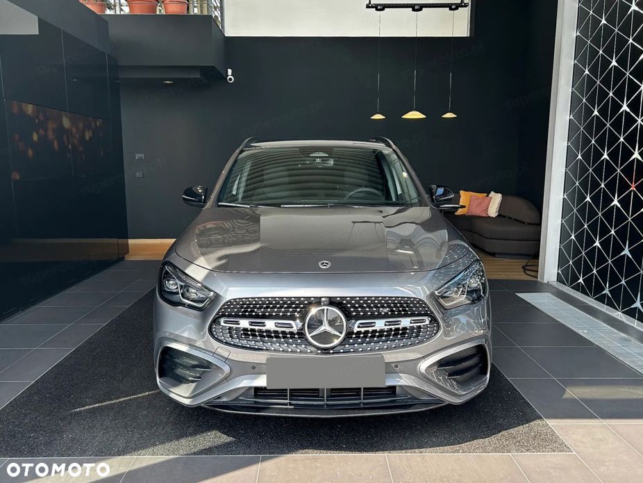 Mercedes-Benz GLA 200 AMG Line - 2