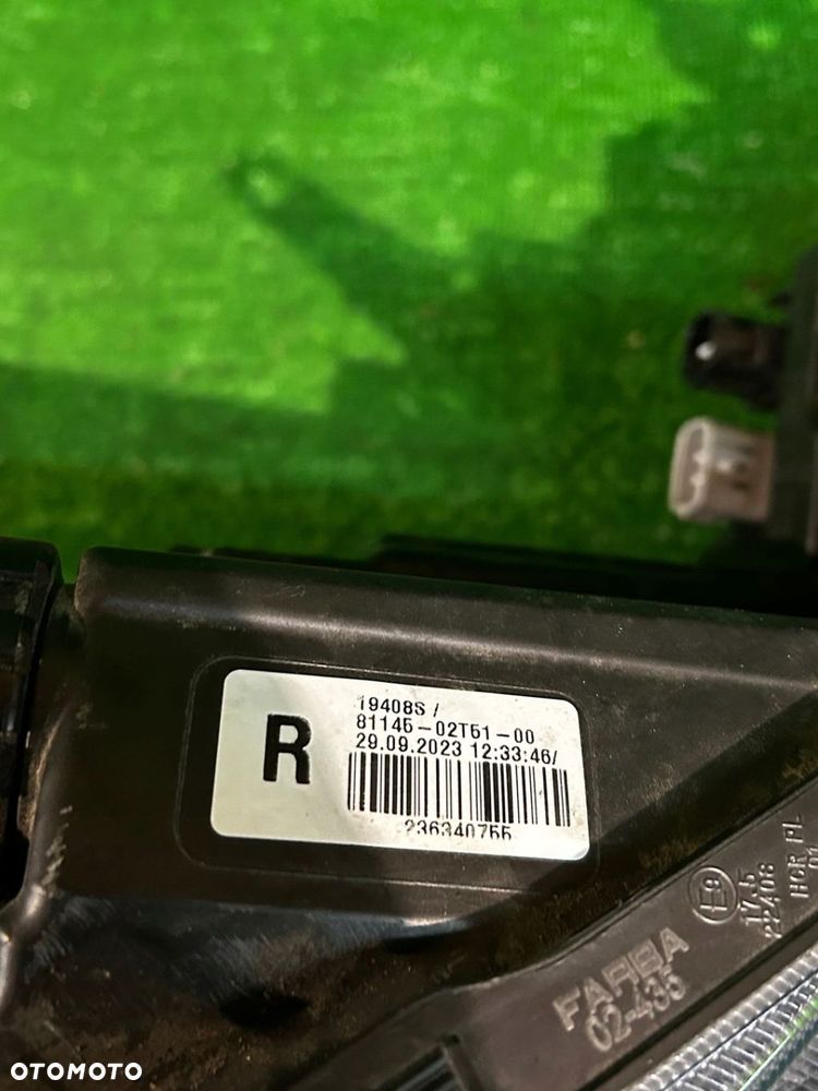 REFLEKTOR PRAWY TOYOTA COROLLA E21 SEDAN FULL LED - 4