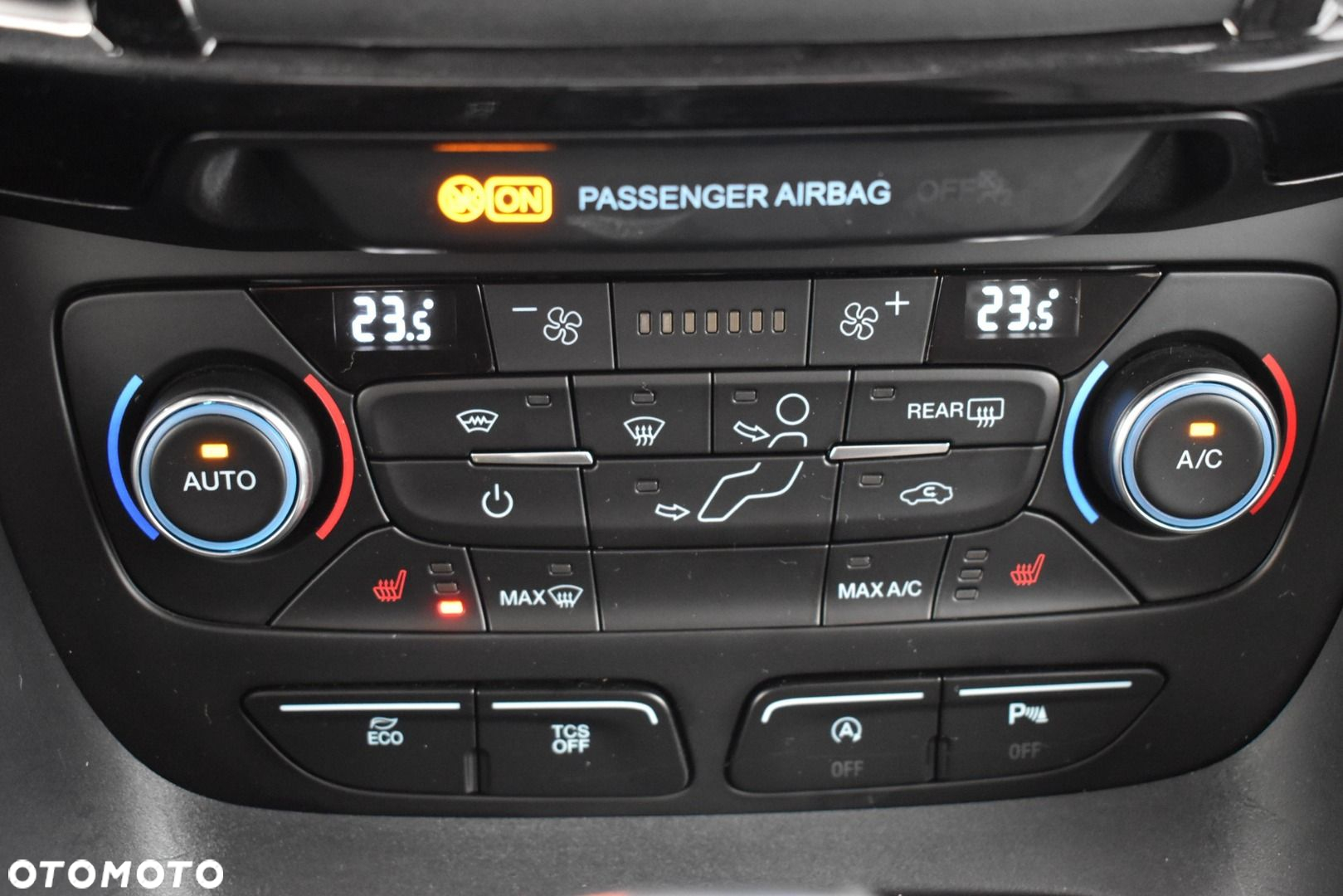 Ford Tourneo Connect - 23