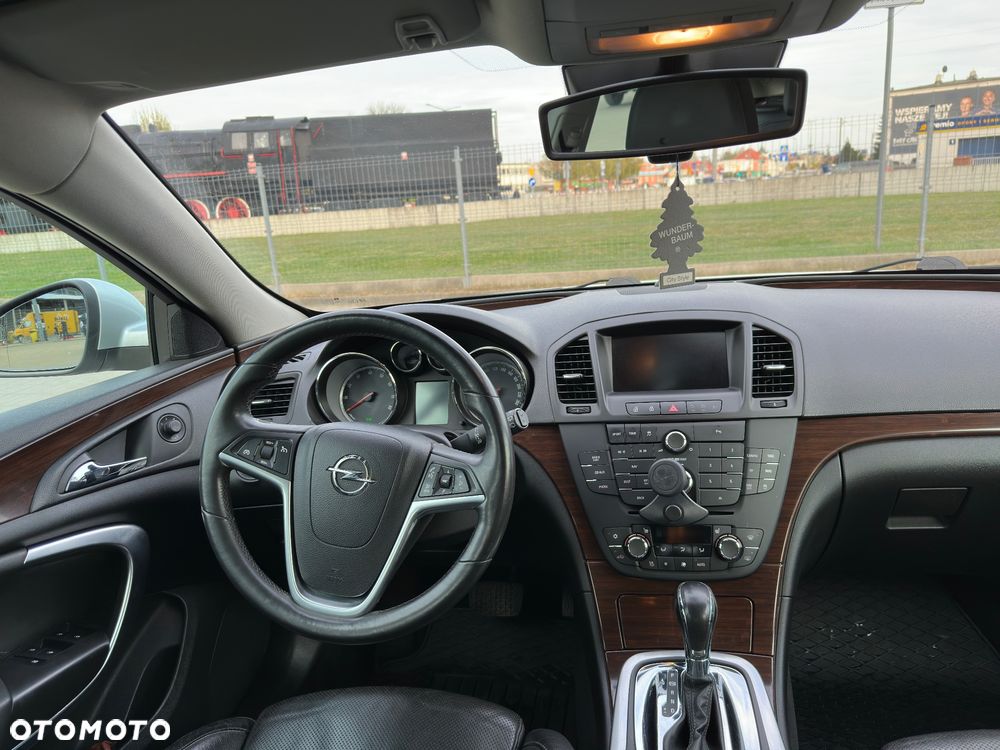 Opel Insignia 2.0 Turbo 4x4 Automatik Cosmo - 9