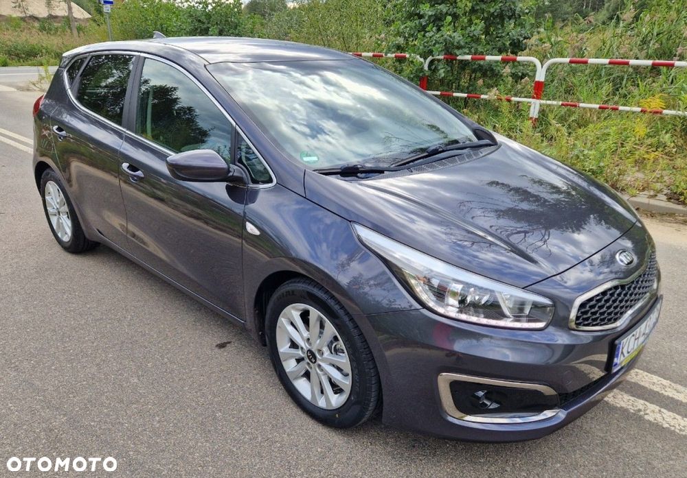 Kia Ceed - 11
