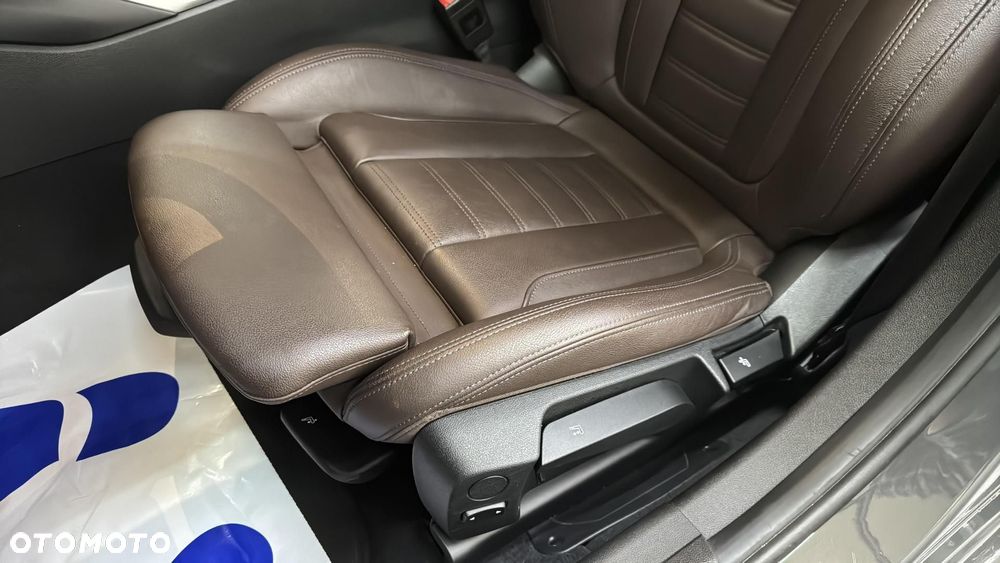 BMW Seria 3 330i M Sport sport - 13