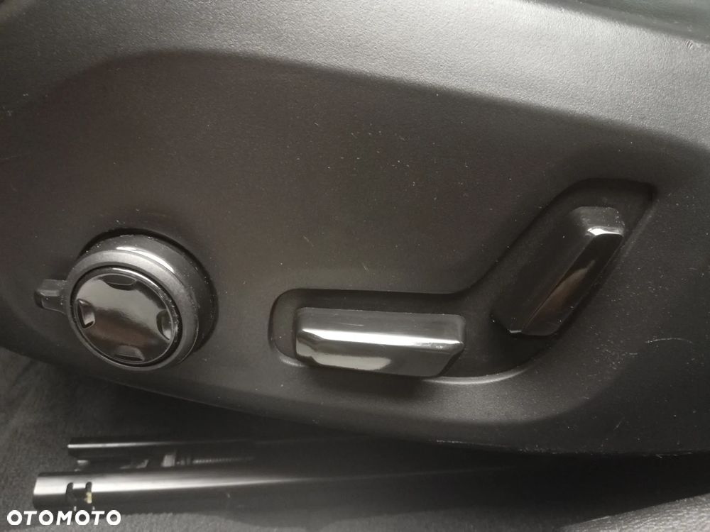 Volvo V60 T4 R-Design - 21