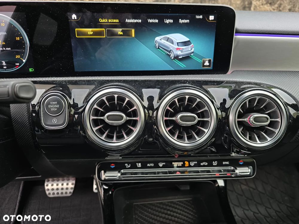 Mercedes-Benz Klasa A 250 4Matic 7G-DCT AMG Line - 13
