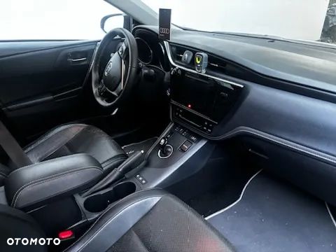 Toyota Auris - 1