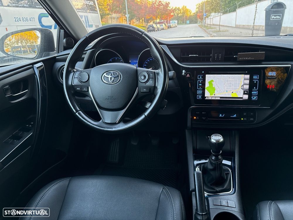 Toyota Auris Touring Sports 1.4 D-4D C.+P.Sport +TSS+Navi - 19