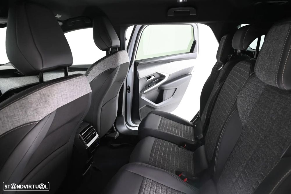 Peugeot 5008 1.2 Hybrid Allure e-DCS6 - 28