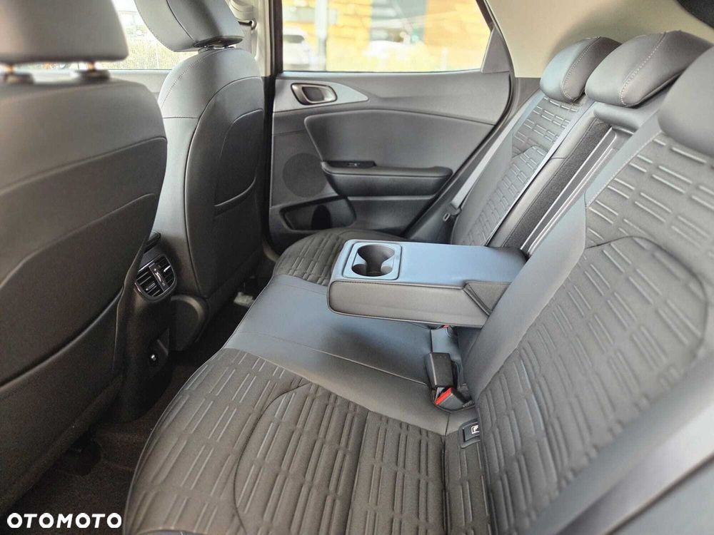 Kia XCeed - 38