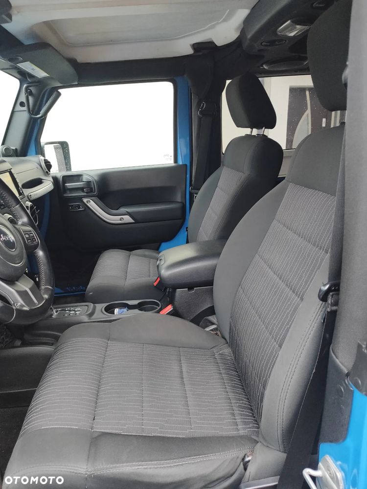 Jeep Wrangler 3.6 Sahara - 6