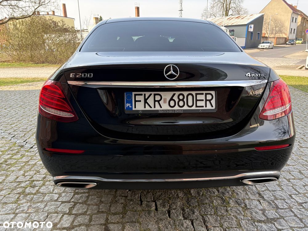 Mercedes-Benz Klasa E 200 4Matic 9G-TRONIC Avantgarde - 11