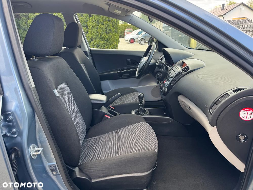 Kia Ceed 1.4 Comfort - 27