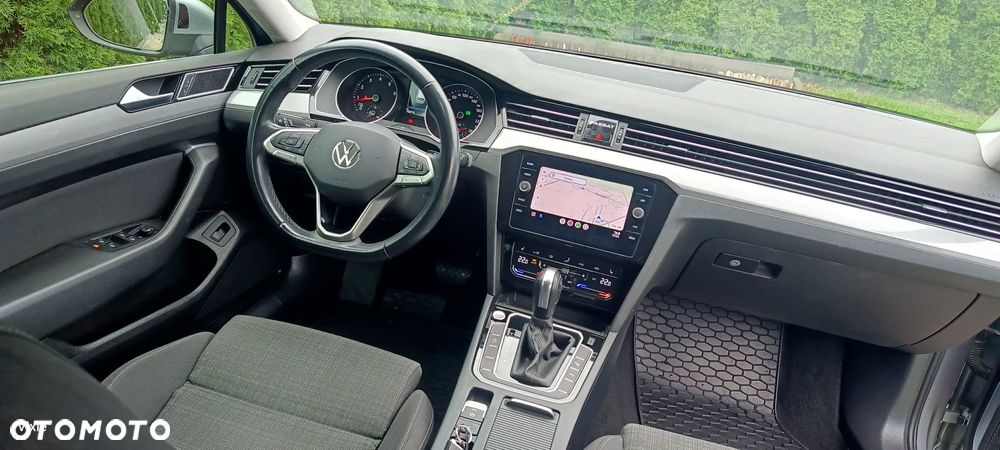 Volkswagen Passat - 8
