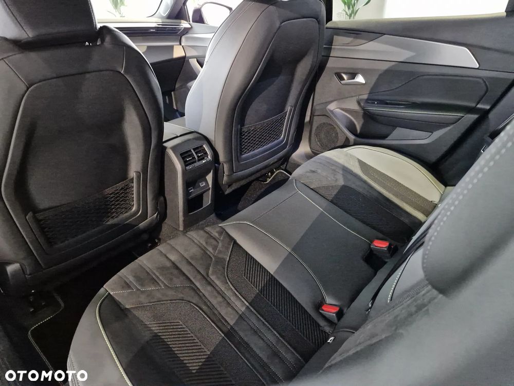 Peugeot 408 1.6 Plug-in Hybrid 240 GT Exclusive e-DCS7 - 17