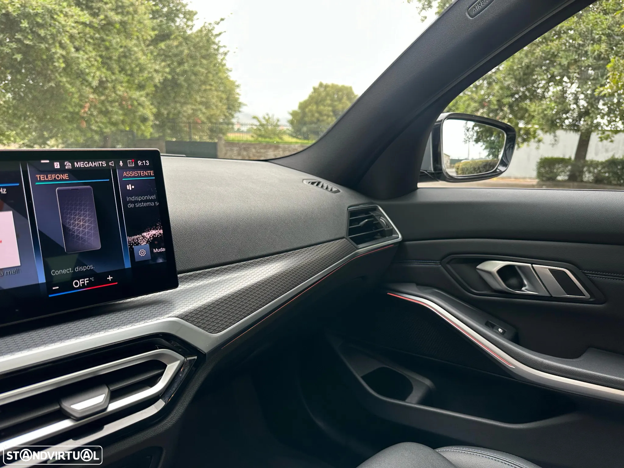 BMW 330 e Touring Pack Desportivo M Auto - 32