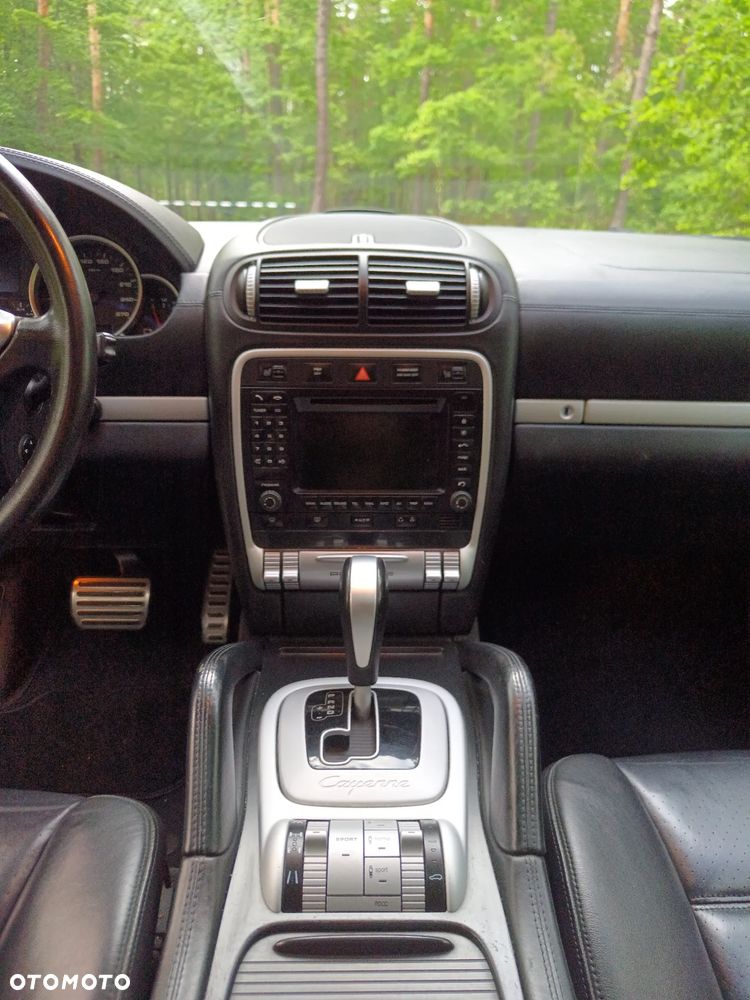 Porsche Cayenne - 18