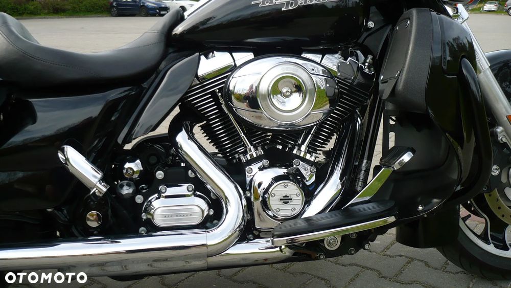 Harley-Davidson Touring Street Glide - 11