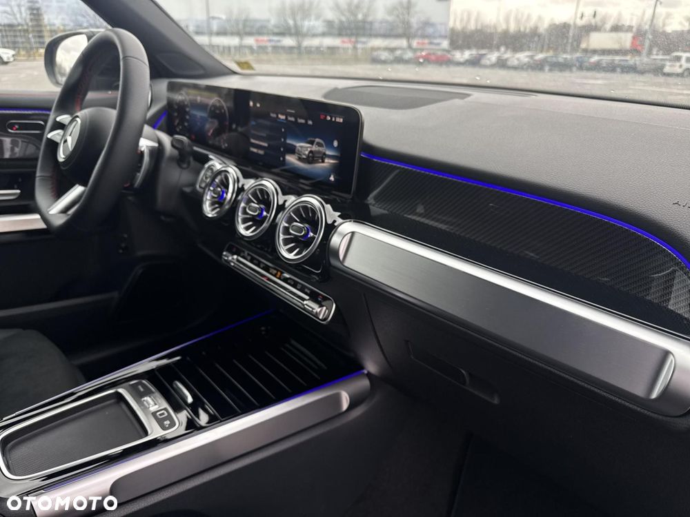 Mercedes-Benz GLB - 21