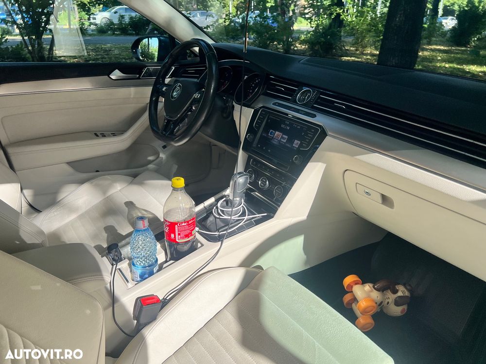 Volkswagen Passat - 20