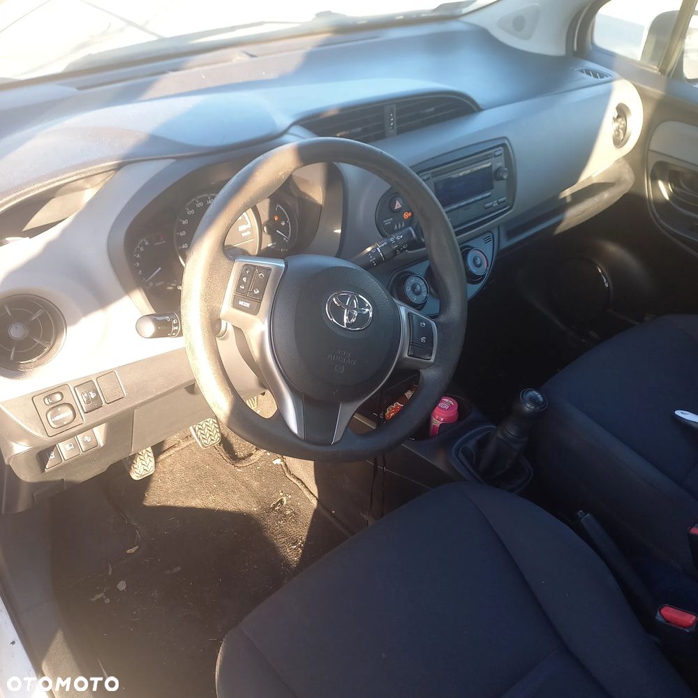 Toyota Yaris 1.0 Active EU6 - 5