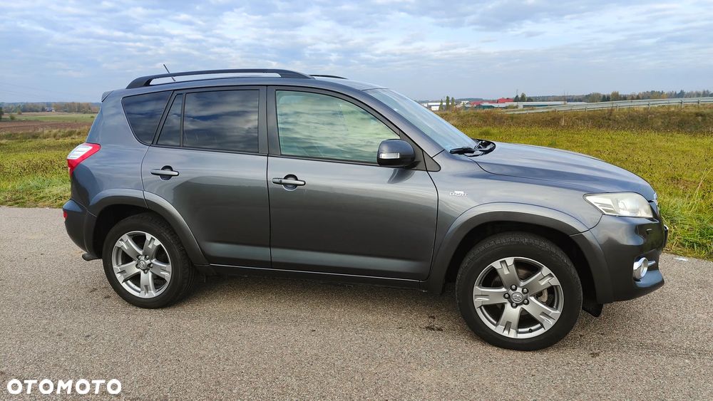Toyota RAV4 2.2 D-CAT Premium - 4