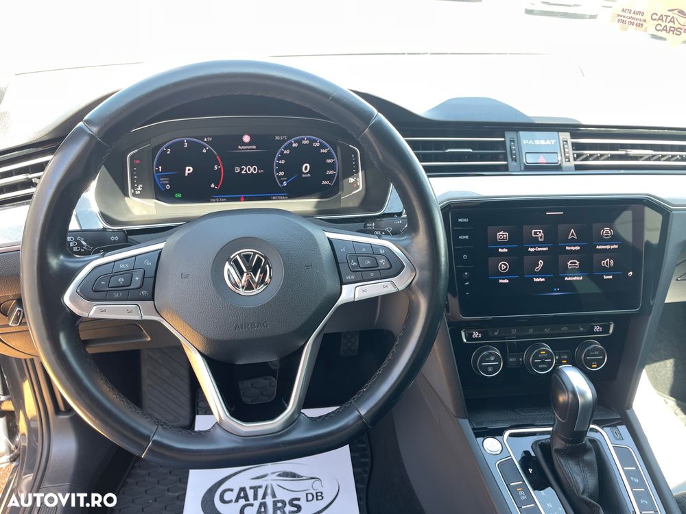 Volkswagen Passat 1.6 TDI SCR DSG Business - 37