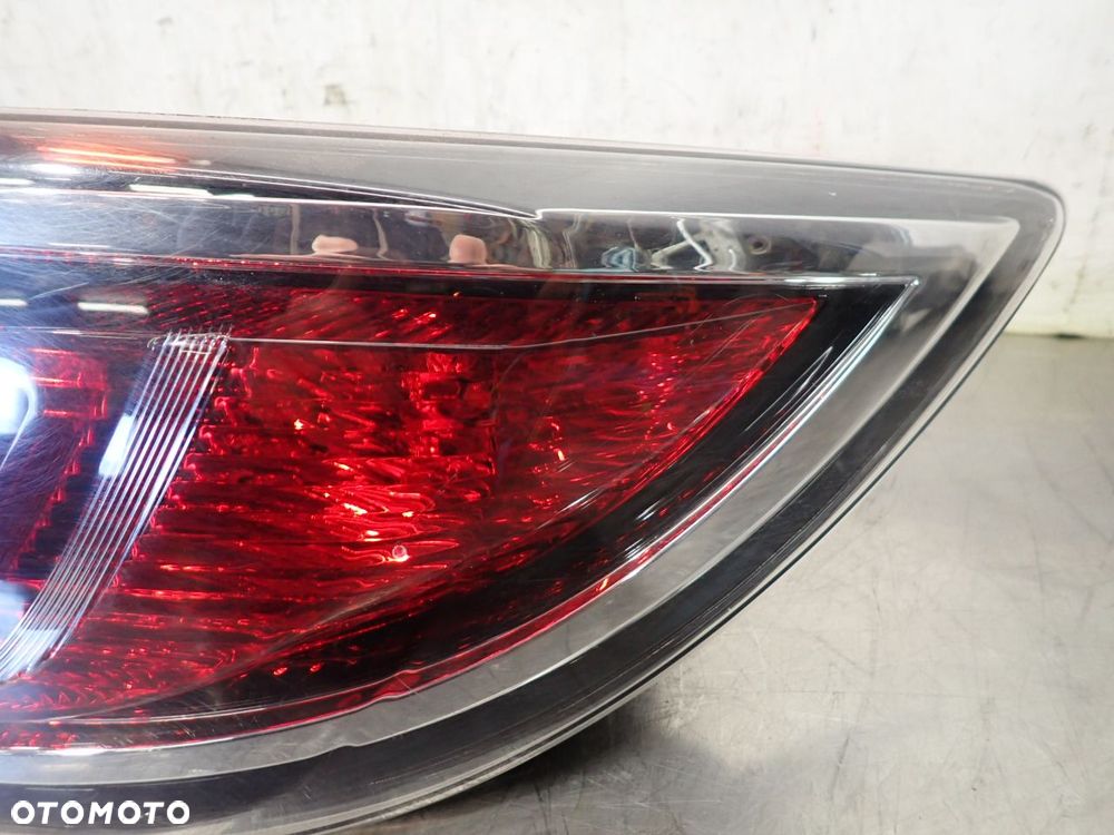 LAMPA PRAWA TYLNA MAZDA 6 - 3